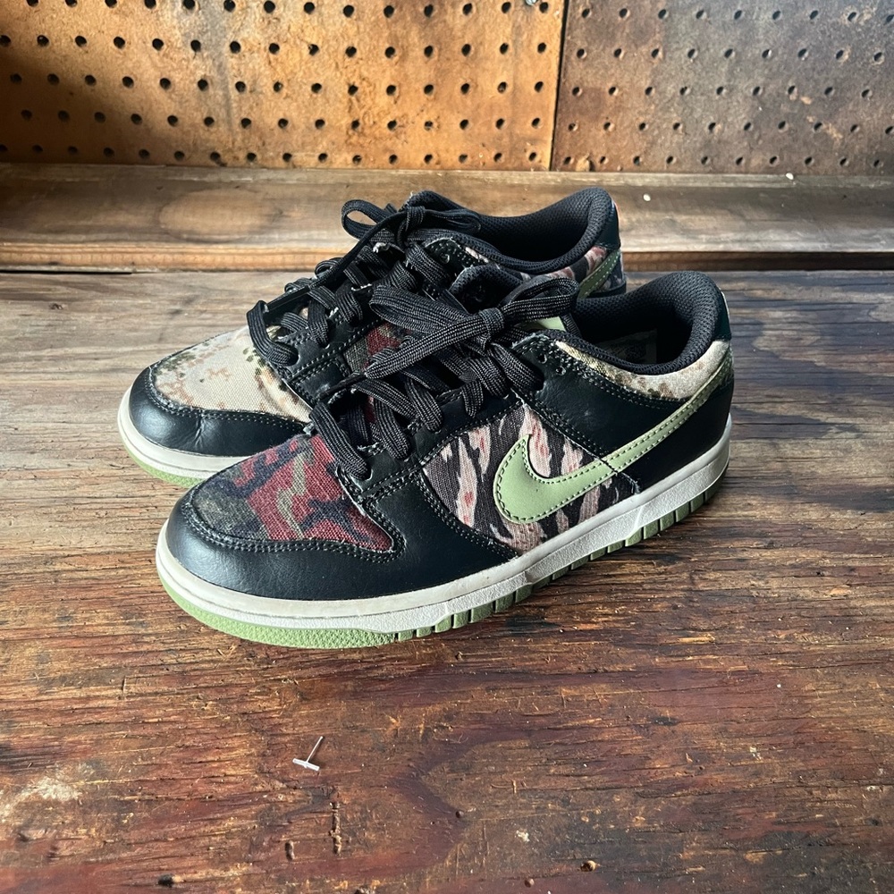 Nike Dunk Low “Crazy Camo” Wmns Sz 7.5